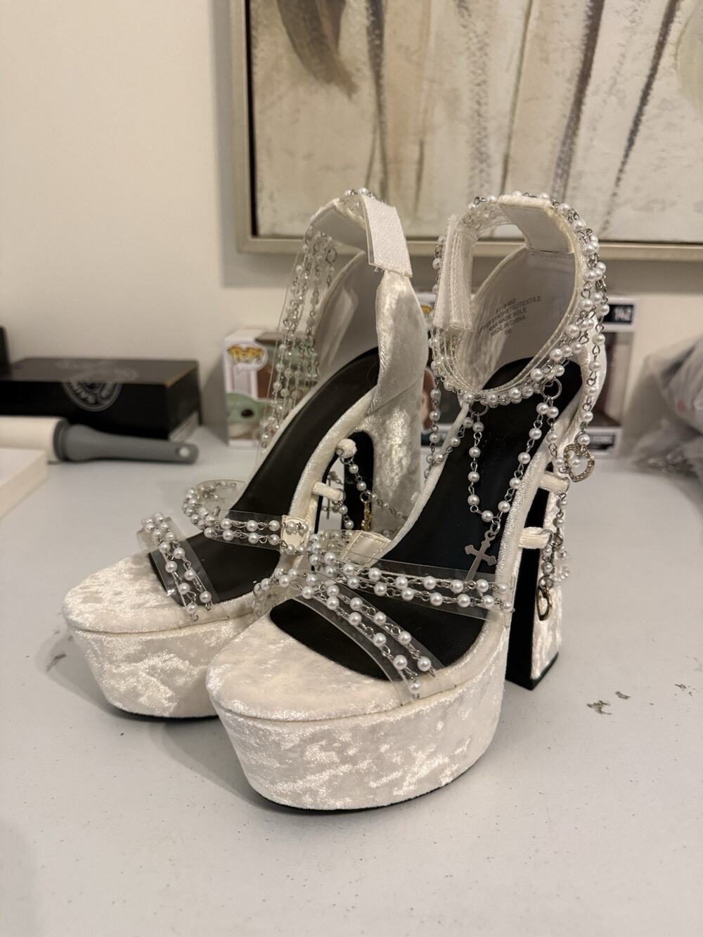 NWOB Dolls Kill Sugar Thrillz Holy Revelation Platform Heels White Velvet size 6